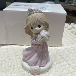 Previous moments figurine Sweet 16- new in box